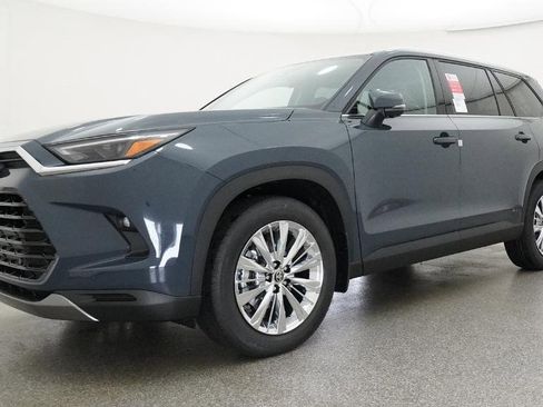 New 2026 Toyota Grand Highlander Platinum image 5