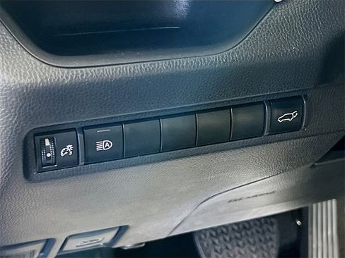 Used 2023 Toyota RAV4 XLE Premium image 10