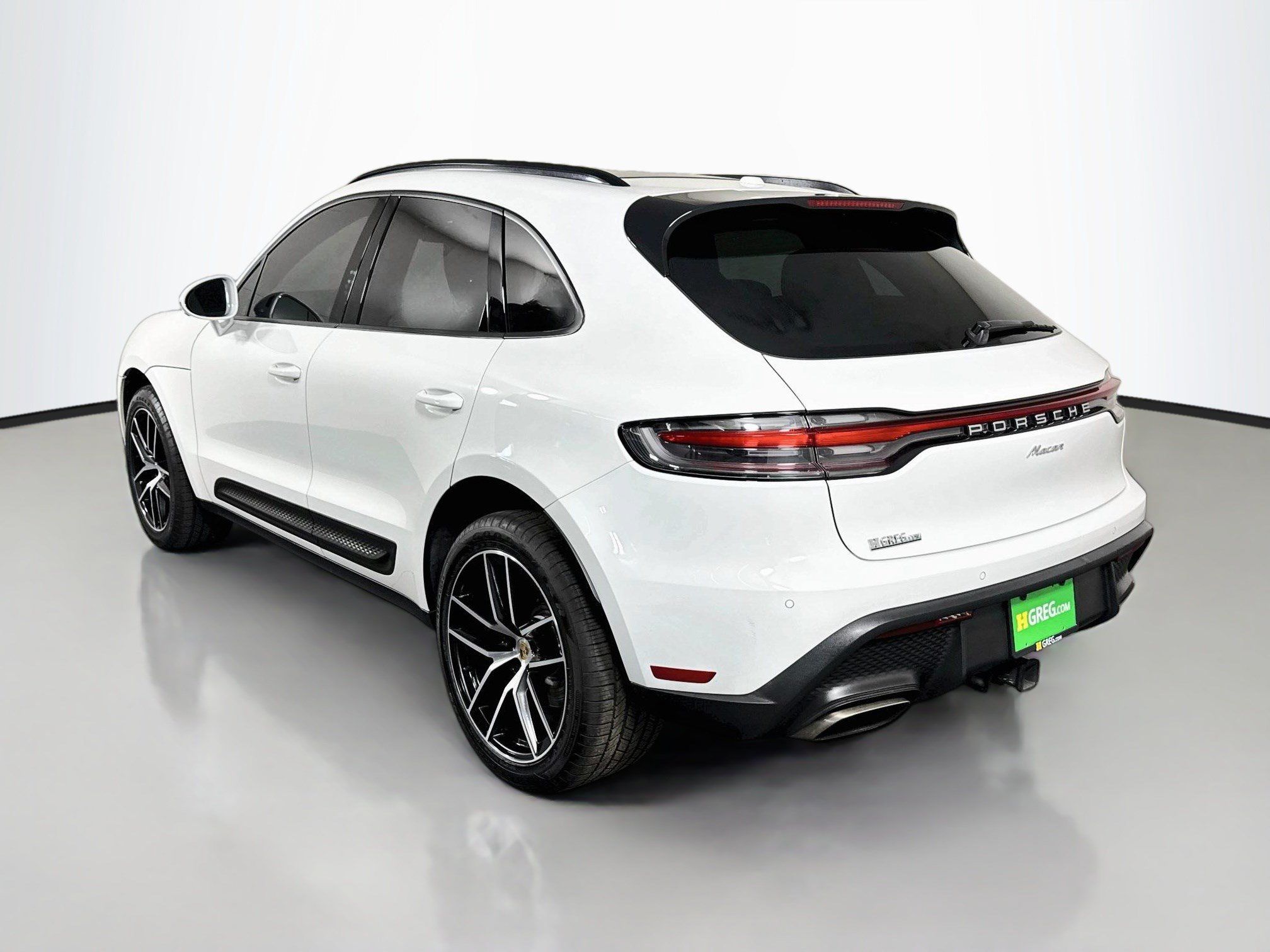 Used 2024 Porsche Macan w/ Premium Plus Package AWD/4WD image 7