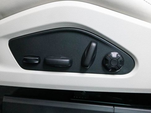 New 2026 Porsche Macan 4 Electric AWD/4WD image 22