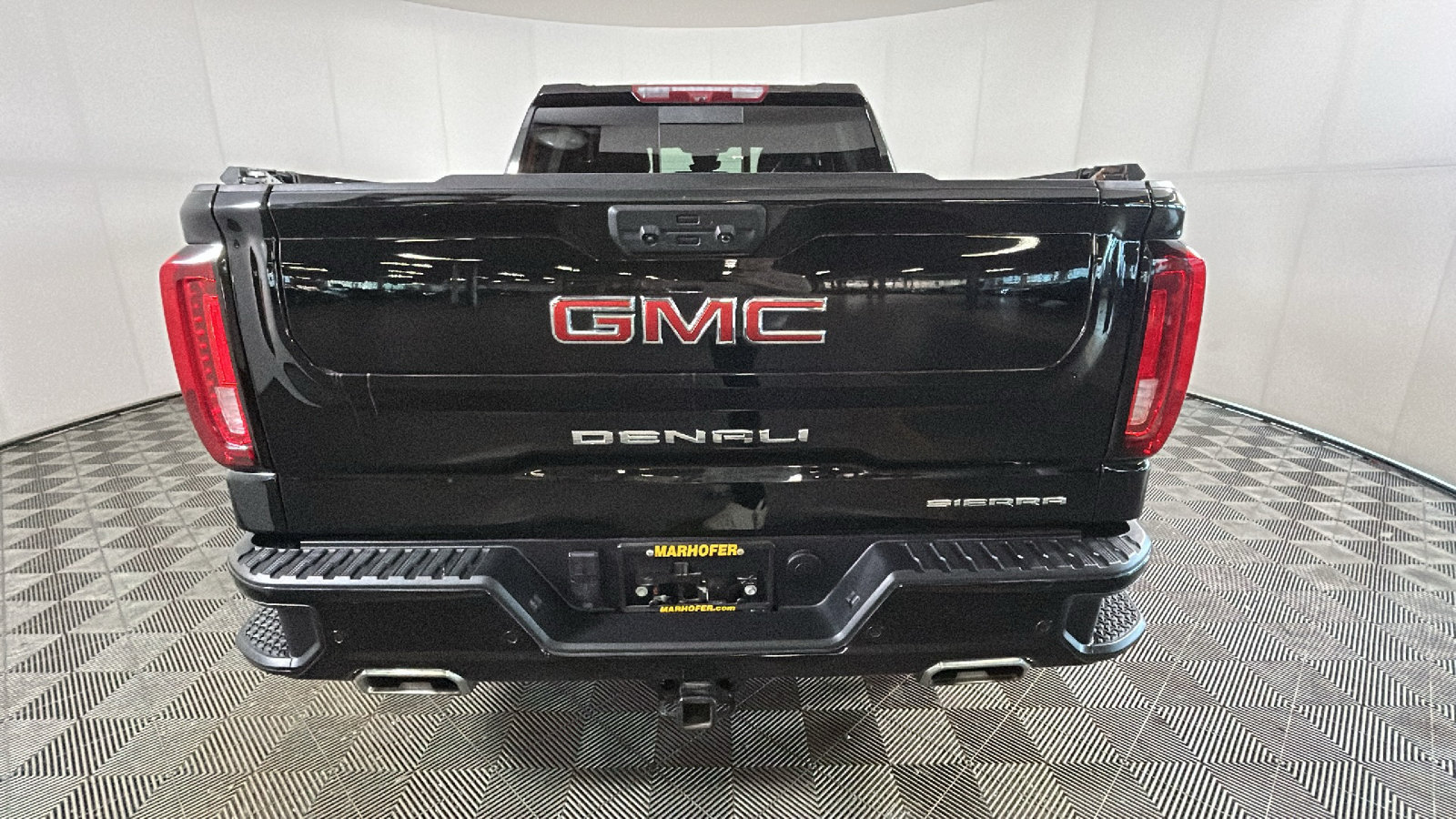 Used 2024 GMC Sierra 1500 Denali w/ Denali Reserve Package AWD/4WD image 4