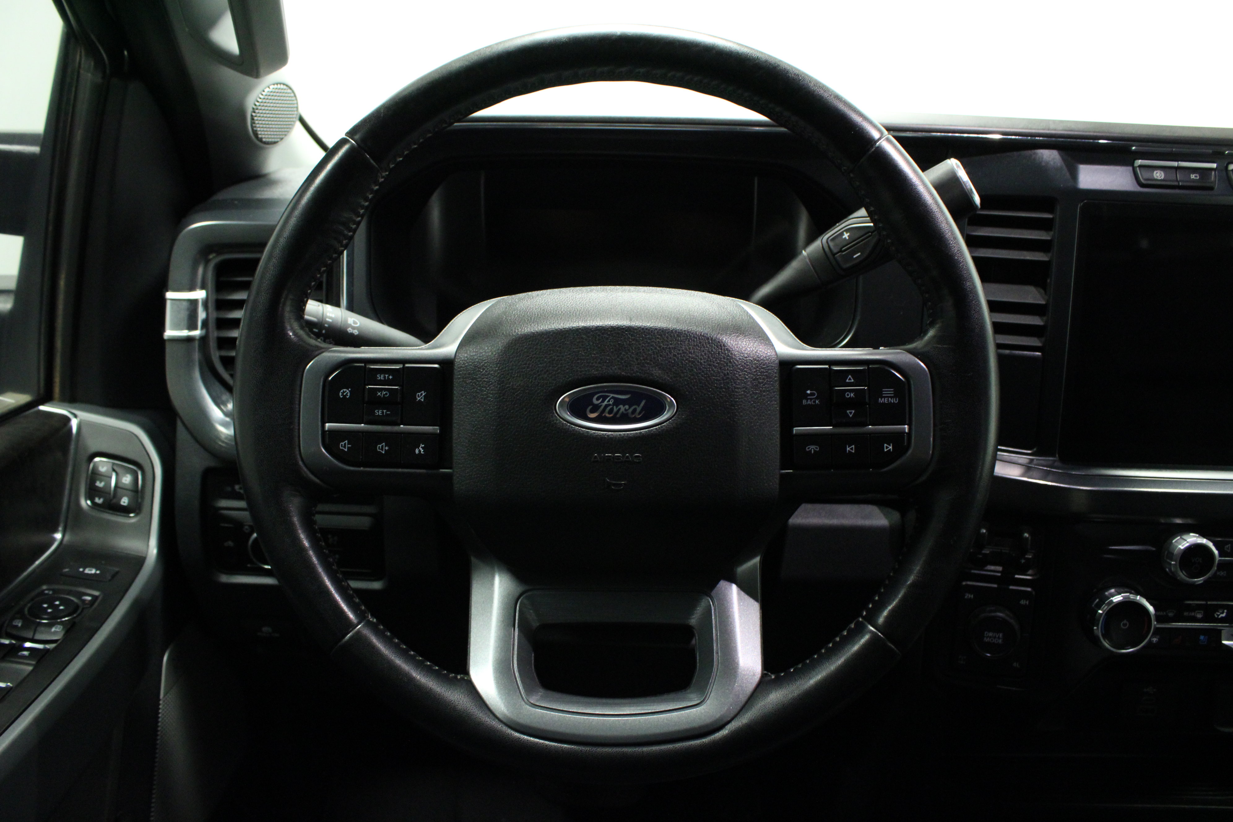 Used 2024 Ford F250 Lariat w/ FX4 Off-Road Package AWD/4WD image 15