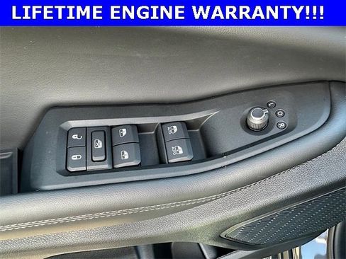 New 2025 Jeep Grand Cherokee Altitude image 13