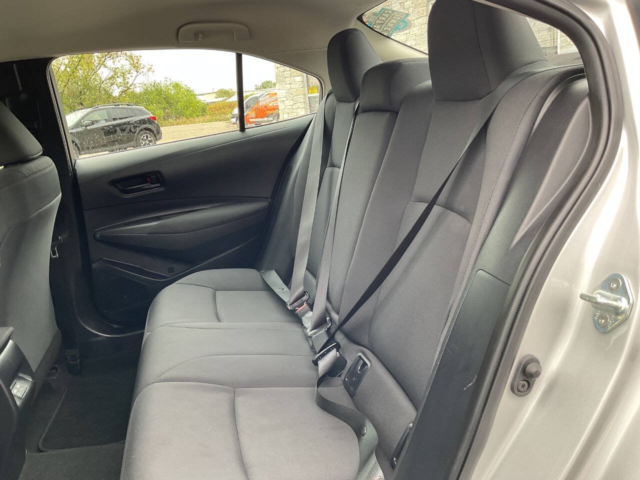 Used 2025 Toyota Corolla LE FWD image 36