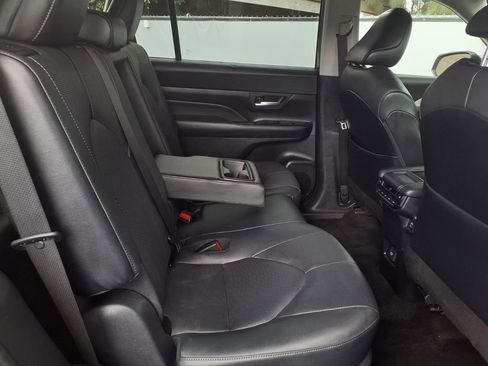 Certified 2024 Toyota Grand Highlander AWD image 23