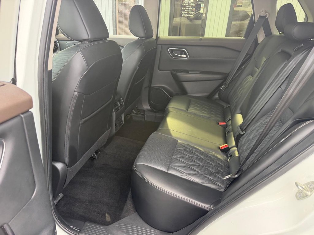 Used 2023 Nissan Rogue Platinum AWD/4WD image 19