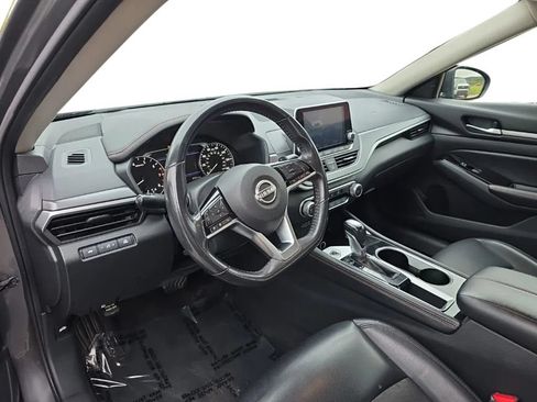 Used 2024 Nissan Altima 2.5 SR FWD image 12