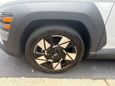 Used 2024 Hyundai Kona SEL FWD image 5
