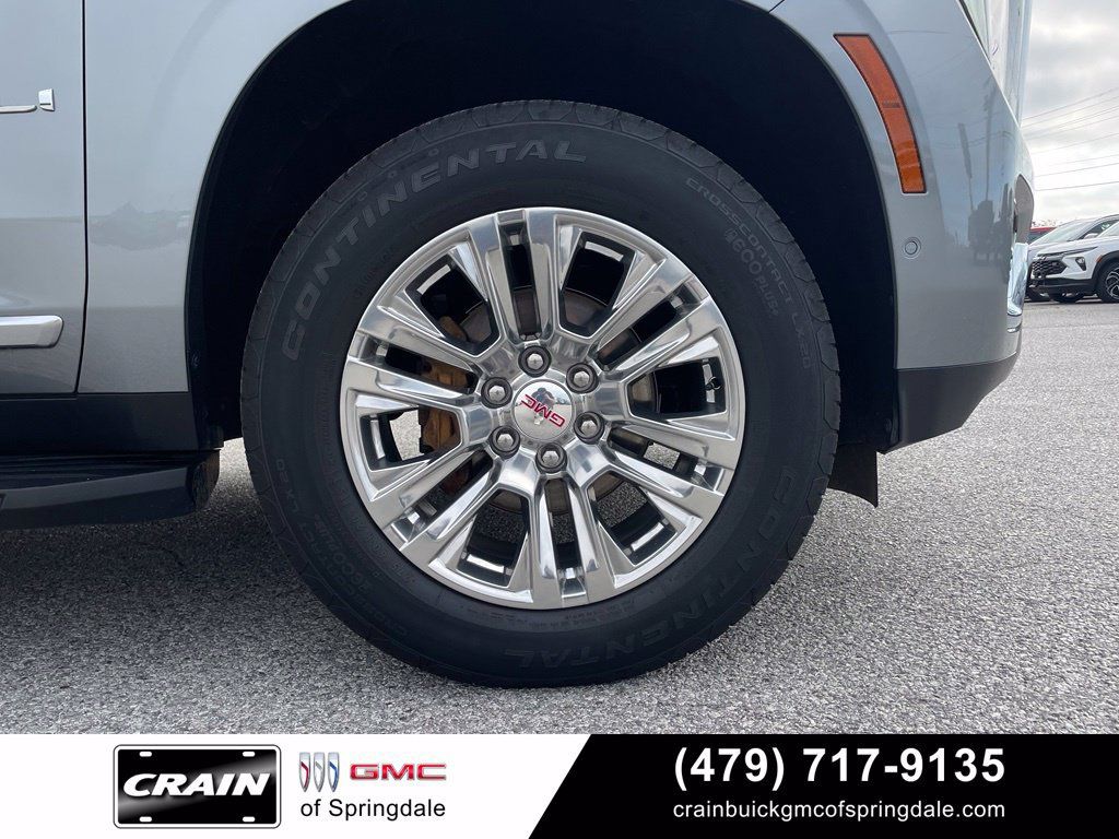 Used 2025 GMC Yukon Denali w/ Advanced Technology Package AWD/4WD image 31