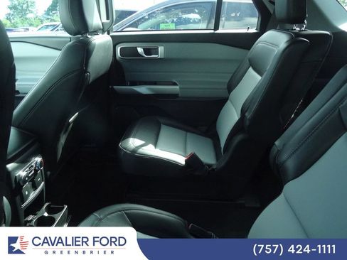 Used 2022 Ford Explorer XLT w/ Equipment Group 202A RWD image 9