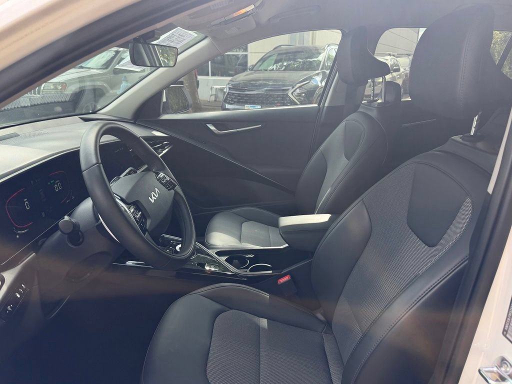 Certified 2025 Kia Niro EX w/ EX Cold Weather Package FWD image 20