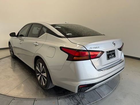 Used 2022 Nissan Altima 2.5 SV FWD image 8