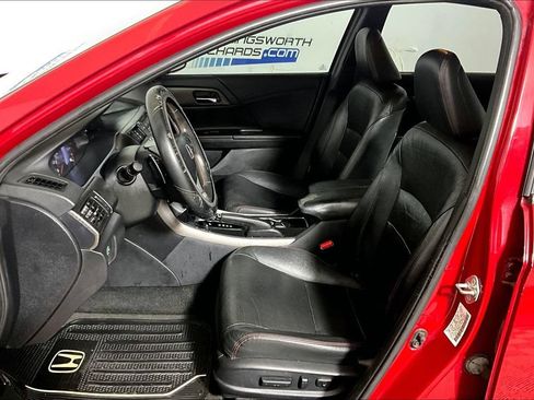 Used 2017 Honda Accord Sport Special Edition image 18