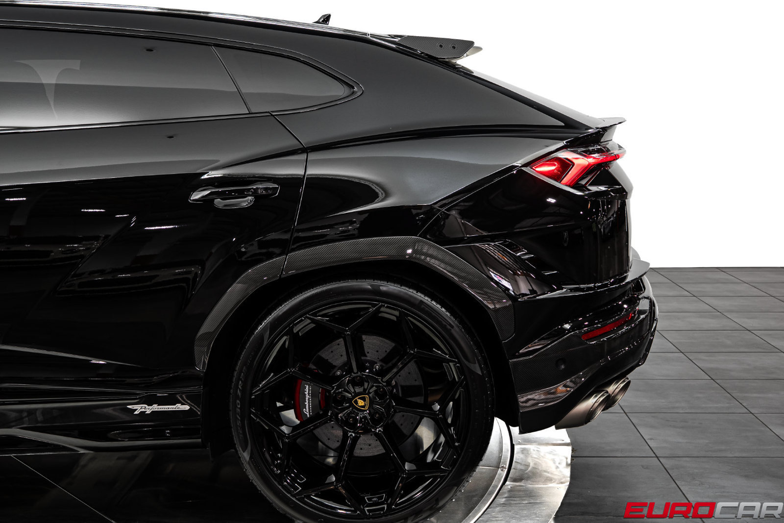 Used 2023 Lamborghini Urus Performante AWD/4WD image 20