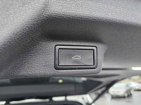 Used 2025 Volkswagen ID. Buzz Pro S image 19