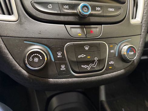 Used 2024 Chevrolet Malibu LS FWD image 5