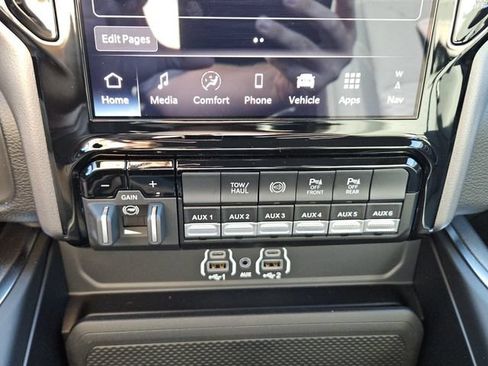 New 2026 RAM 2500 Big Horn AWD/4WD image 19