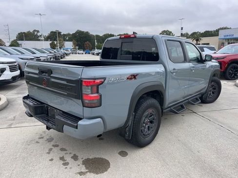 Used 2025 Nissan Frontier PRO-4X w/ Tow Package AWD/4WD image 8