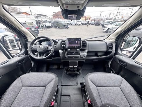 Used 2025 RAM ProMaster 2500 w/ Crew Van Package image 14