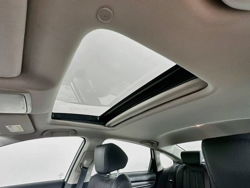 Used 2018 Honda Accord Touring image 22