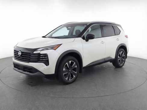 Used 2025 Nissan Kicks SV AWD/4WD image 3