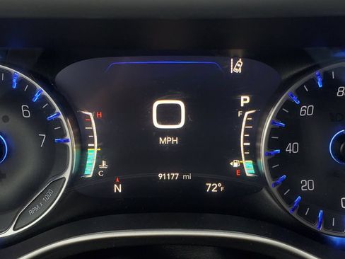 Used 2022 Chrysler Pacifica Touring-L FWD image 14