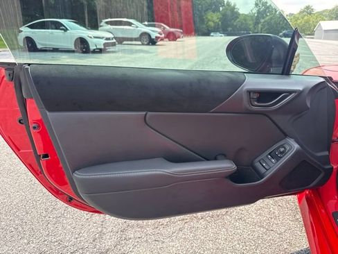 Used 2025 Toyota GR86 Premium w/ Performance Package RWD image 16