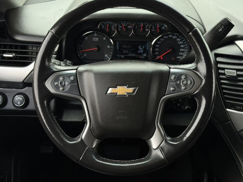 Used 2020 Chevrolet Suburban LT image 14