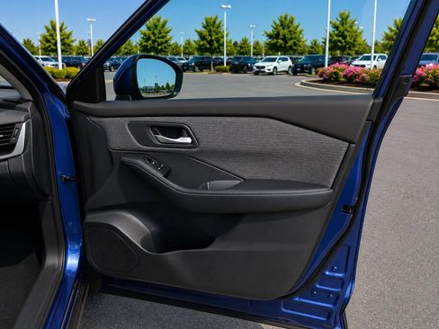 Used 2022 Nissan Rogue SV FWD image 22