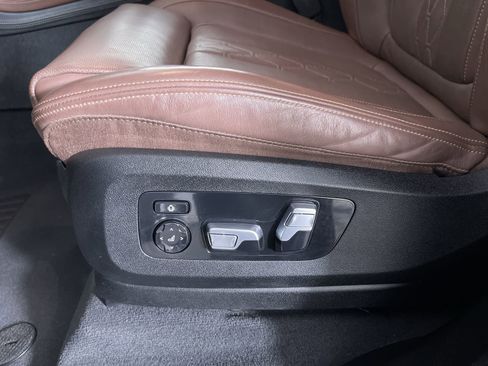 Used 2019 BMW X7 xDrive50i w/ M Sport Package image 14