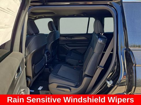 New 2025 Jeep Grand Cherokee L Laredo w/ Luxury Tech Group I RWD image 16