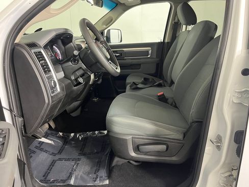 Used 2020 RAM 1500 Classic SLT image 11
