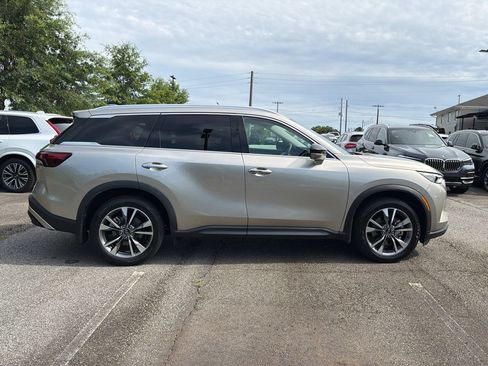 Used 2023 INFINITI QX60 Luxe w/ Cargo Package FWD image 8