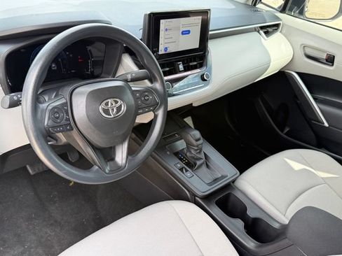 Used 2026 Toyota Corolla Cross L FWD image 12