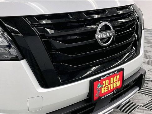 New 2025 Nissan Pathfinder Platinum w/ Lighting Package (N93) image 14