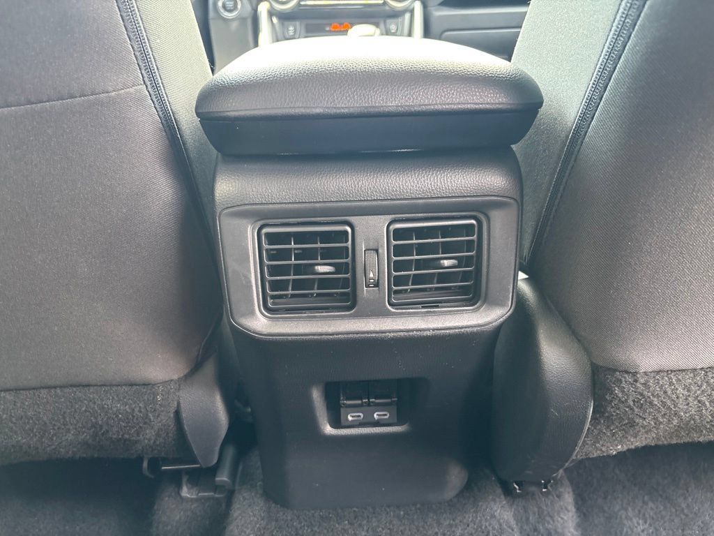 Used 2025 Toyota RAV4 XLE FWD image 25