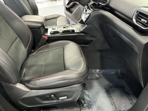 Used 2023 Ford Explorer ST-Line image 31