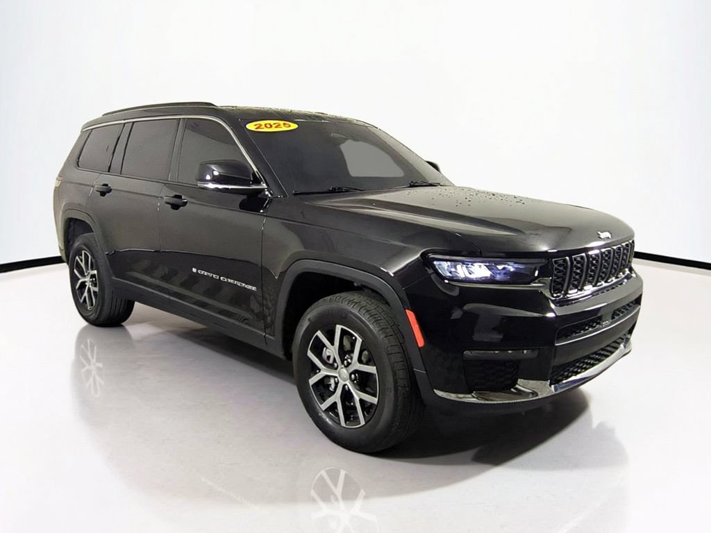Used 2025 Jeep Grand Cherokee L Limited w/ Trailer Tow Package RWD image 2