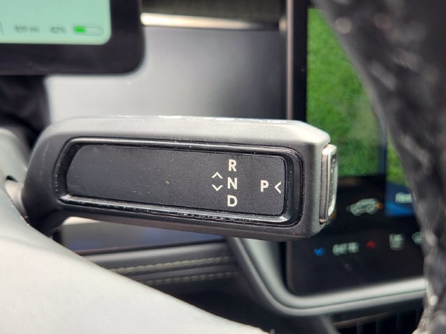 Used 2025 Rivian R1S Adventure Dual AWD/4WD image 37