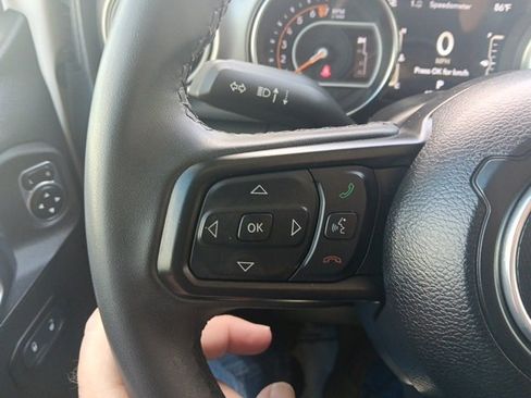 Used 2023 Jeep Gladiator Sport image 25