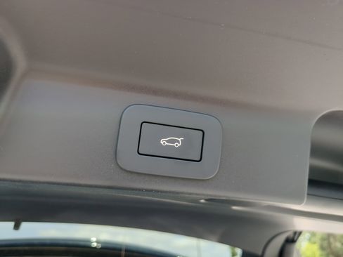 New 2026 Jaguar F-PACE R-Dynamic S image 9