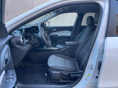 Used 2025 Chevrolet Trax LT image 25