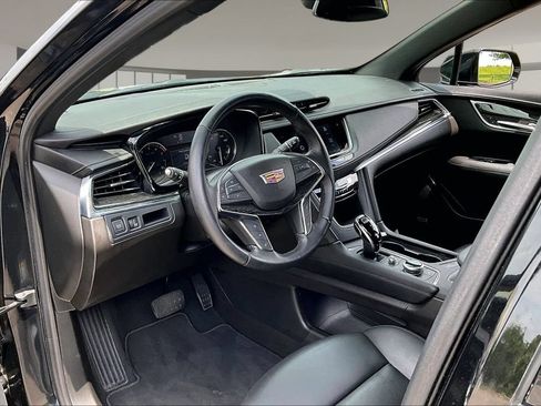 Certified 2022 Cadillac XT5 Premium Luxury FWD image 13