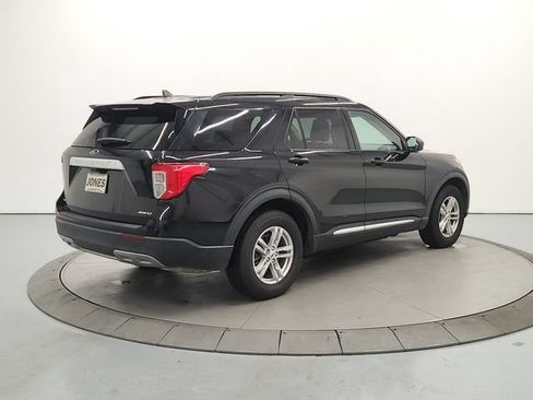 Used 2023 Ford Explorer XLT w/ Equipment Group 202A AWD/4WD image 8