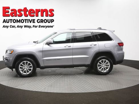 Used 2021 Jeep Grand Cherokee Laredo AWD/4WD image 57