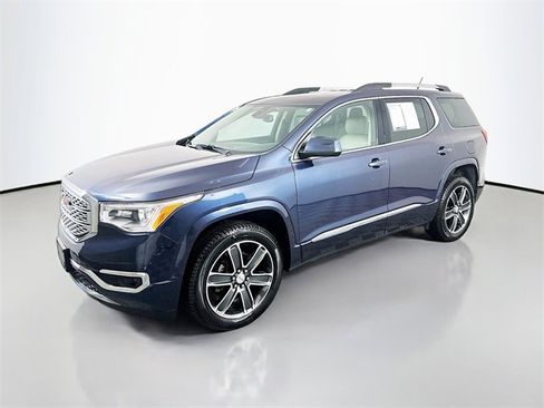 Used 2019 GMC Acadia Denali image 3