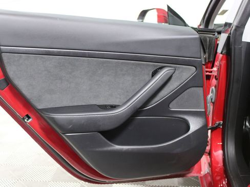 Used 2020 Tesla Model 3 Standard Range Plus image 19