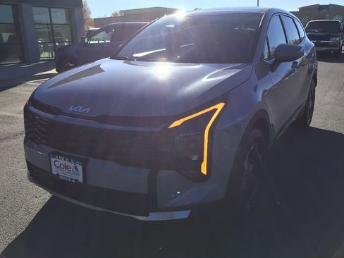 New 2026 Kia Sportage S image 2