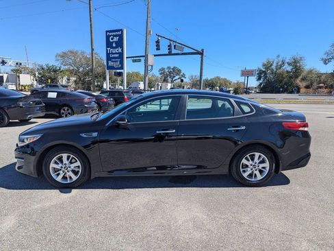 Used 2017 Kia Optima LX image 5