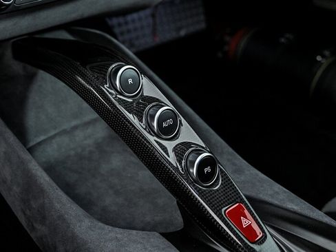 Used 2020 Ferrari 812 Superfast RWD image 33